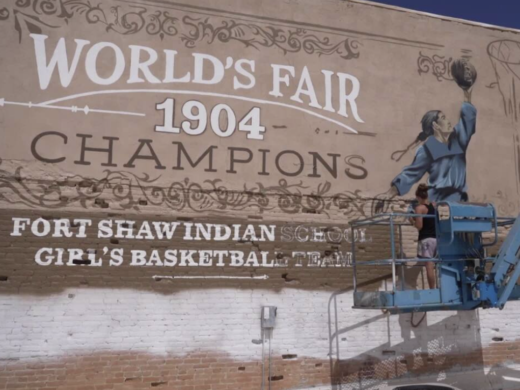 Fort Benton officially unveils mural honoring girls basketball team
